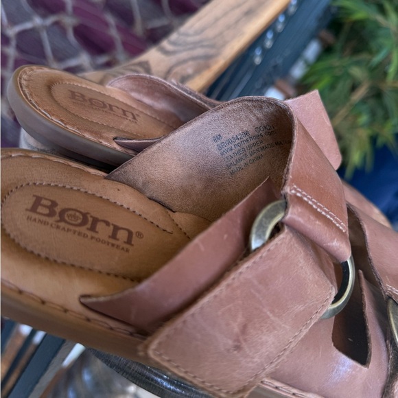 BORN ladies, flat, leather sandals, Belco Velcro fasten straps with gold 8 - Picture 8 of 12